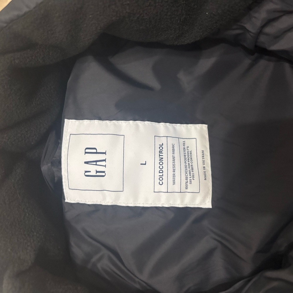 GAP Black ColdControl Vest - Picture 5 of 5